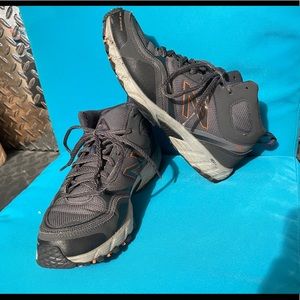 New Balance 790 V3 Men's Size 8.5 D Hiking Walkin